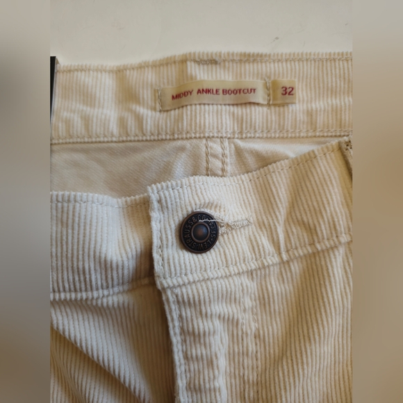 NWT Levi's Premium Middy Ankle Bootcut Corduroy Pants Cream Size 32 x 27 - Picture 8 of 15